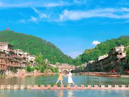 HÀ NỘI - TRƯƠNG GIA GIỚI – THIÊN MÔN SƠN - PHƯỢNG HOÀNG CỔ TRẤN